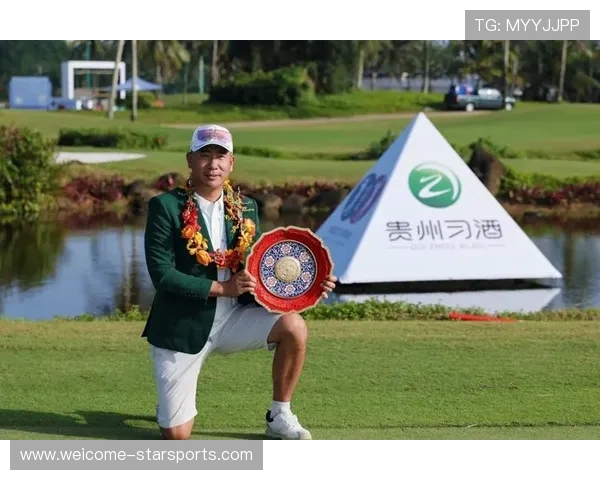 中国高尔夫球精英会员公开赛年度第二场半决赛收杆，高尔夫业余公开赛