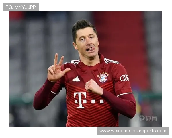 莱万与队友联手却续约疑云不断：巨星风波背后的真相与未来